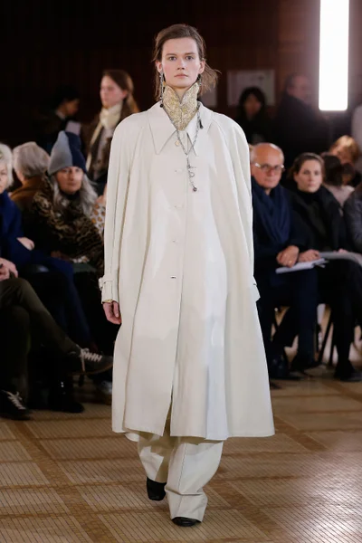 Look 8